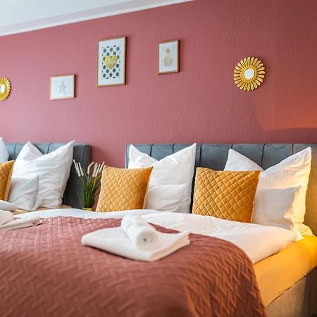 Golden Design Apartment Familie Business 6 Pers Buero Fitnessecke Naehe Messe Dus 1000 Mbit Duisburg Dış mekan fotoğraf