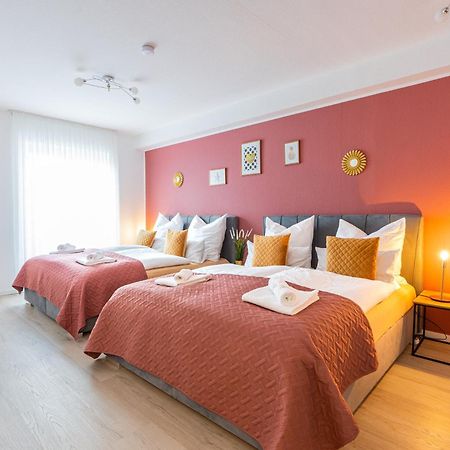 Golden Design Apartment Familie Business 6 Pers Buero Fitnessecke Naehe Messe Dus 1000 Mbit Duisburg Dış mekan fotoğraf