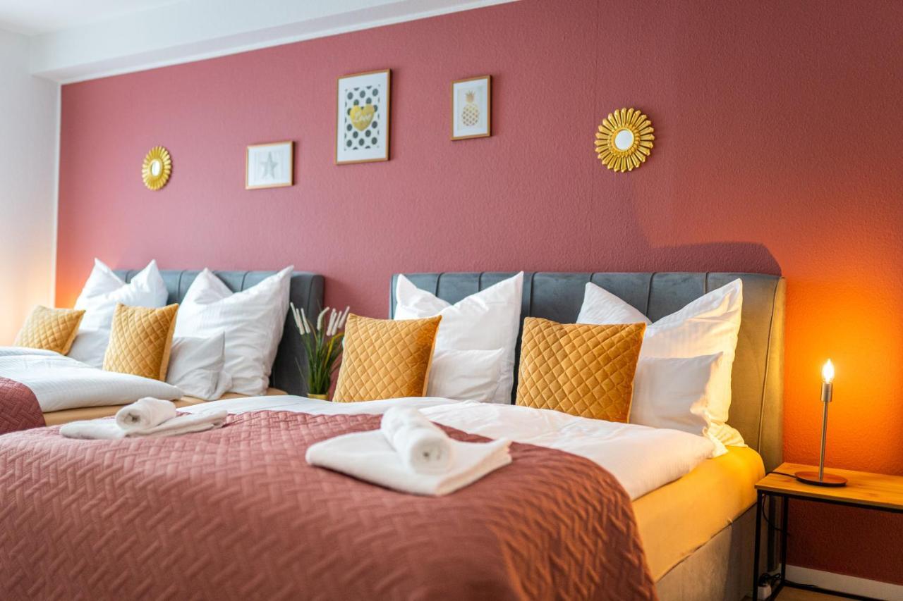 Golden Design Apartment Familie Business 6 Pers Buero Fitnessecke Naehe Messe Dus 1000 Mbit Duisburg Dış mekan fotoğraf