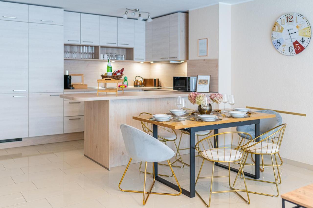 Golden Design Apartment Familie Business 6 Pers Buero Fitnessecke Naehe Messe Dus 1000 Mbit Duisburg Dış mekan fotoğraf