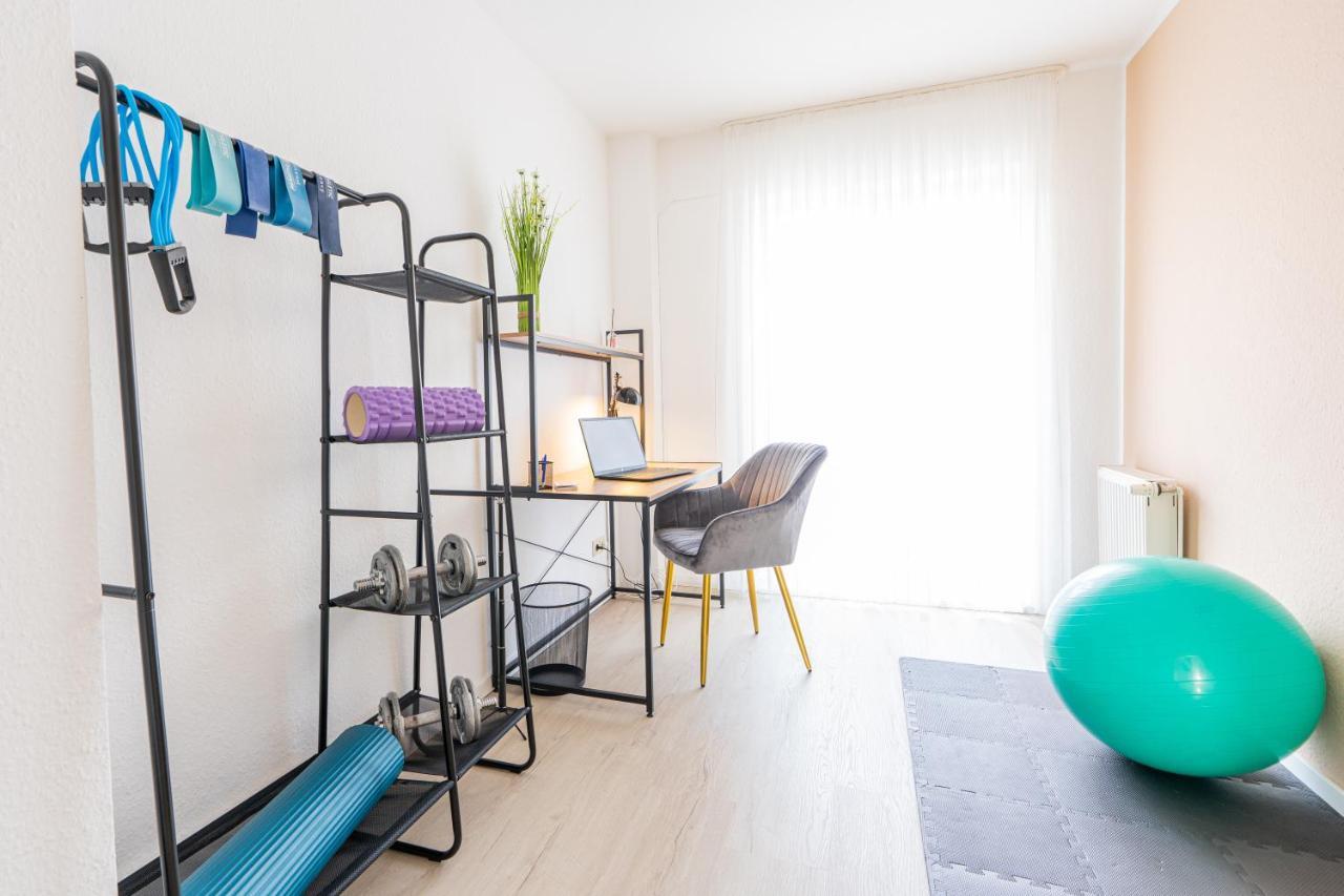 Golden Design Apartment Familie Business 6 Pers Buero Fitnessecke Naehe Messe Dus 1000 Mbit Duisburg Dış mekan fotoğraf