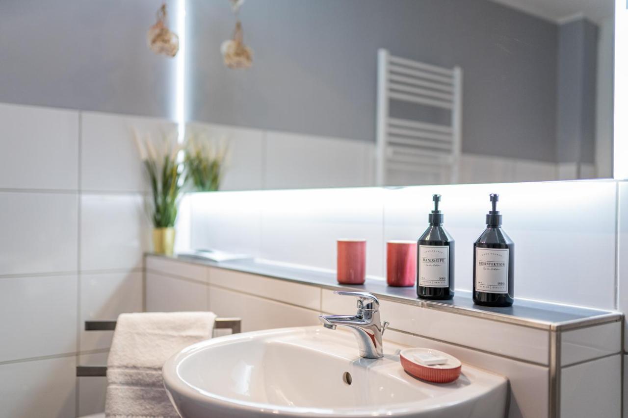 Golden Design Apartment Familie Business 6 Pers Buero Fitnessecke Naehe Messe Dus 1000 Mbit Duisburg Dış mekan fotoğraf