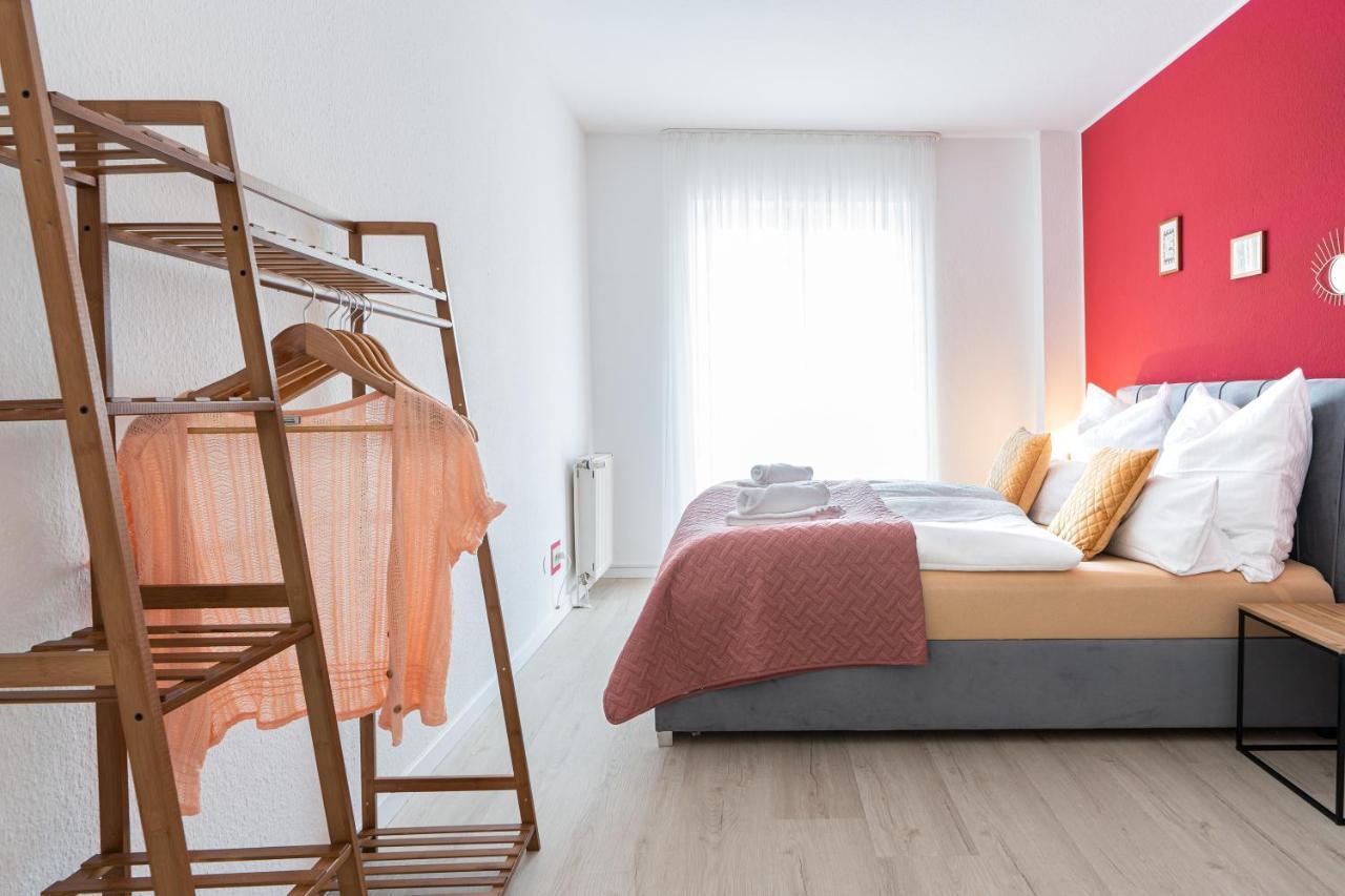 Golden Design Apartment Familie Business 6 Pers Buero Fitnessecke Naehe Messe Dus 1000 Mbit Duisburg Dış mekan fotoğraf