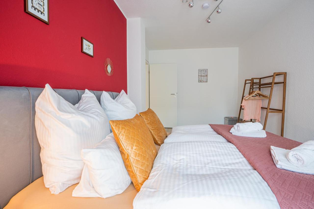 Golden Design Apartment Familie Business 6 Pers Buero Fitnessecke Naehe Messe Dus 1000 Mbit Duisburg Dış mekan fotoğraf