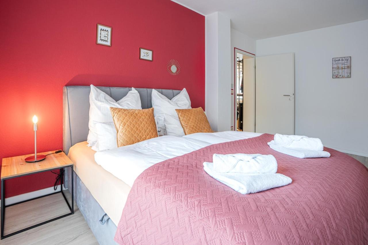 Golden Design Apartment Familie Business 6 Pers Buero Fitnessecke Naehe Messe Dus 1000 Mbit Duisburg Dış mekan fotoğraf