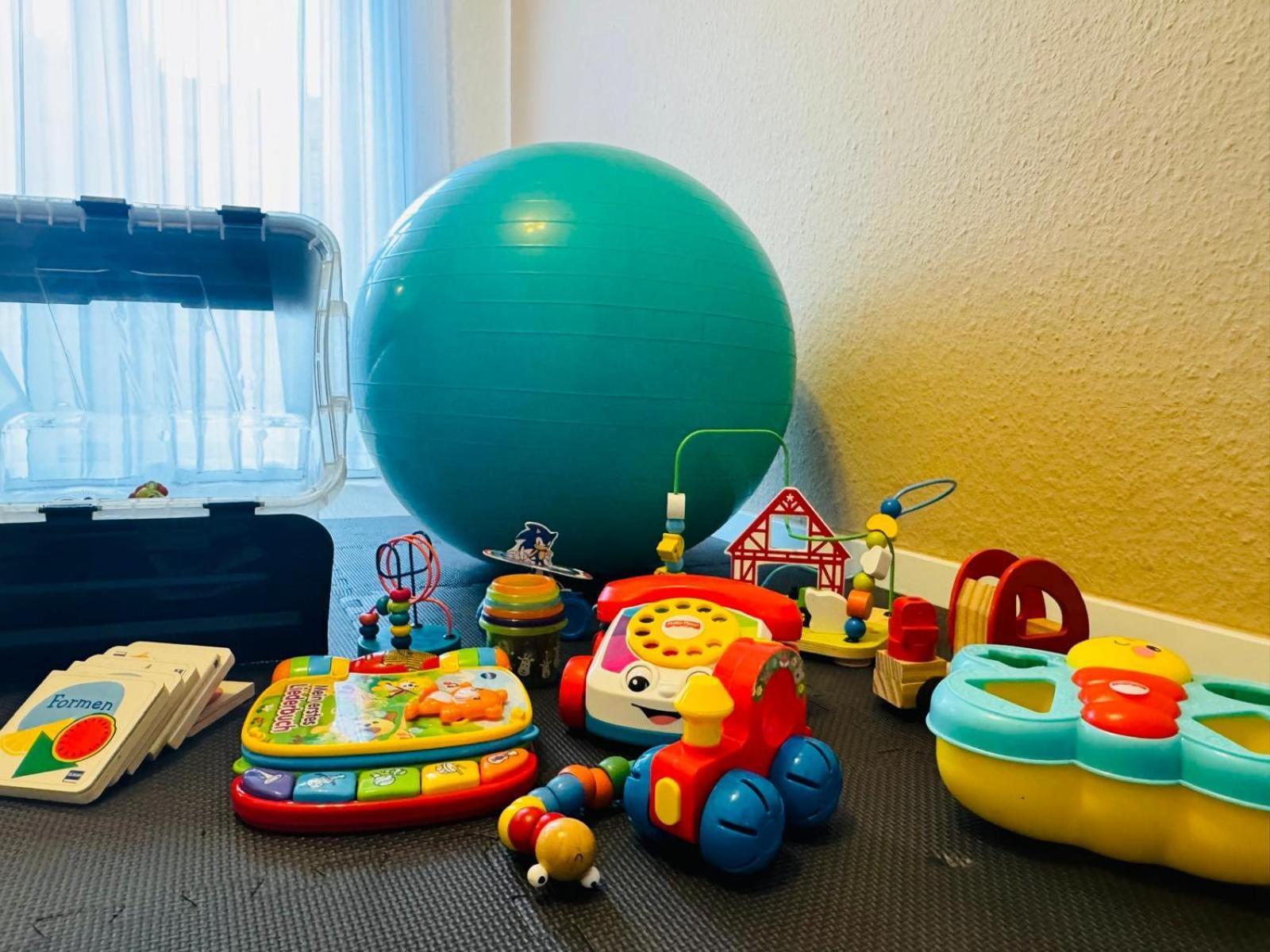 Golden Design Apartment Familie Business 6 Pers Buero Fitnessecke Naehe Messe Dus 1000 Mbit Duisburg Dış mekan fotoğraf