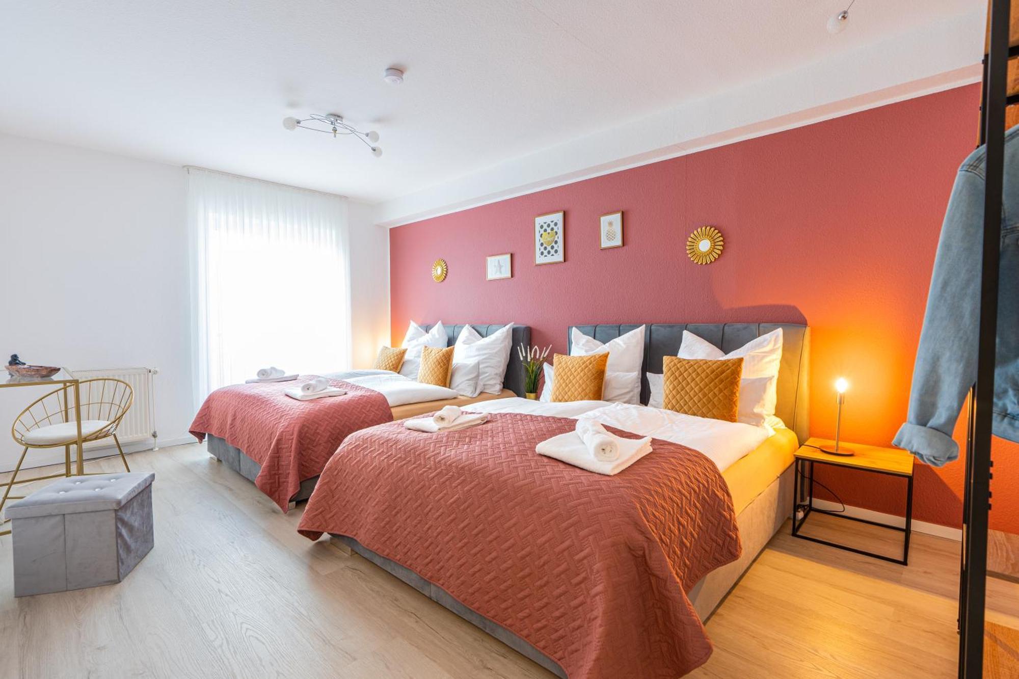 Golden Design Apartment Familie Business 6 Pers Buero Fitnessecke Naehe Messe Dus 1000 Mbit Duisburg Dış mekan fotoğraf